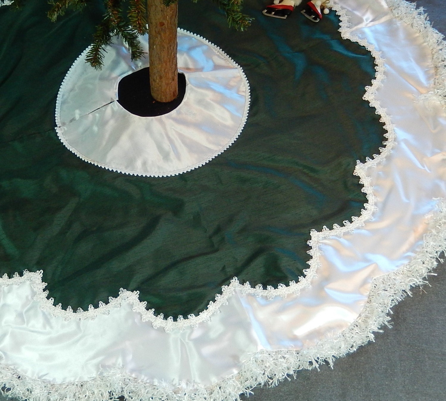 Elegant Tree Skirt 34