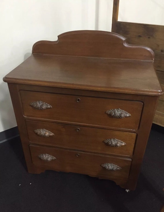 Antique dresser washstand 3 dovetailed drawers with acorn