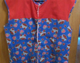 SALE Vintage Strawberry Apron, Full, Fraise, Strawberry Baskets, Red, Blue,