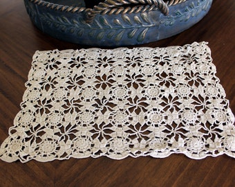 Vintage Crochet Doily, Filet Crocheted, Medium Ecru, Vintage Linens, Ecru Doilies 13154