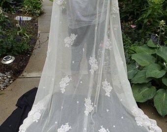 Vintage IVORY long Alencon Lace Mantilla Bridal Veil
