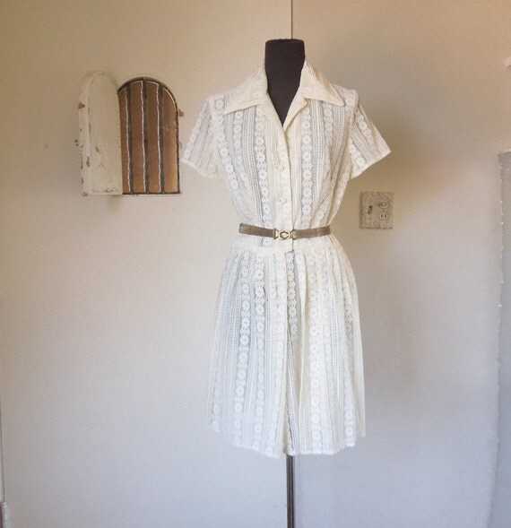 LAST CHANCE SALE... Vintage 60's Lace Dress Day Dress