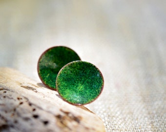 Enamel stud earrings - round post earrings - small green earrings - enamel jewelry by Alery