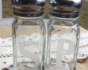Engraved salt and pepper shakers, personalized salt and pepper shakers, wedding gift, kitchen gift, housewarming