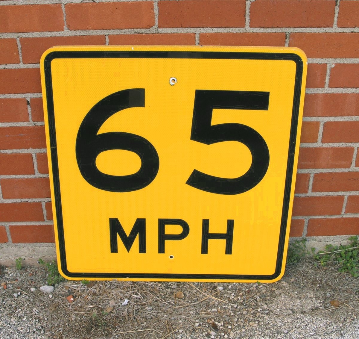 24x24 65 MPH Speed Limit Traffic Road Sign Garden
