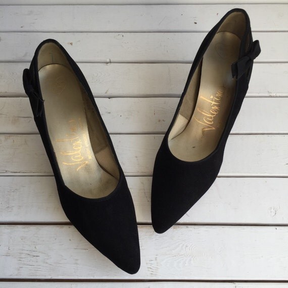 vintage heels with bow
