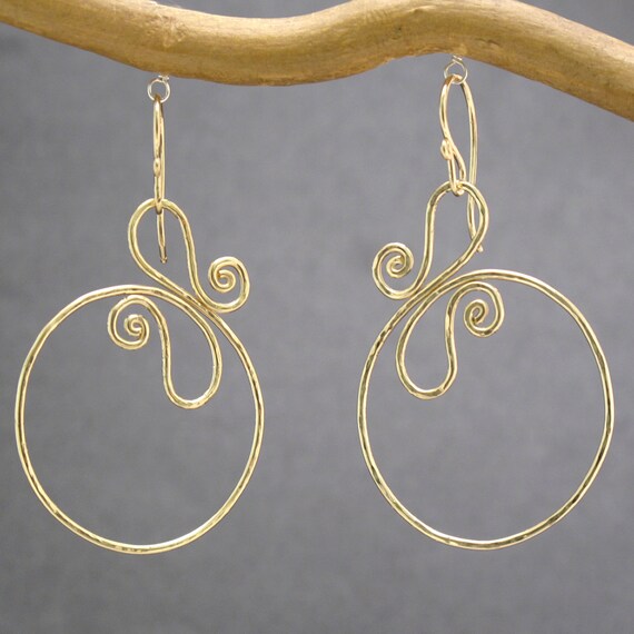 Hammered swirl hoop earrings Nouveau 162