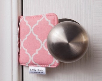 The Original Cushy Closer Door Cushion - Pink & White Quatrefoil (small) - Door Latch Cover