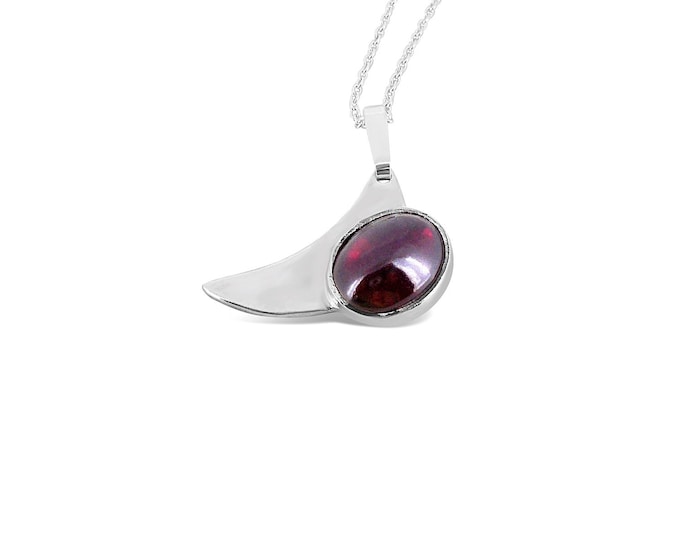 Garnet Pendant // Gifts for her // January Birthstone // Bridesmaid Gifts // Gemstone Pendant // Handmade in Sterling Silver