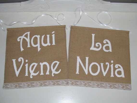 Aqui Viene La Novia Wedding Sign Spanish by BridesandBellas