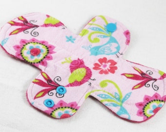 Reusable Cloth Pad - 8" Moderate - Colorful Birds Flannel