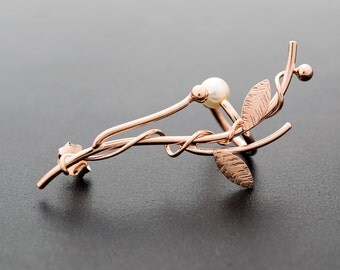 Rose gold earring with pearl, fairy earcuff, leaf ear cuff, rose gold ear climber, elf ear cuff, vine ear cuff earring, unusual ear crawler