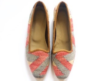 Kilim shoes. US size 7 (EU small size 38)