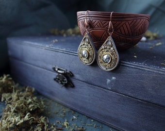 boho gray Swarovski earrings, ethnic jewelry, indian earrings, indian jewelry, hippie earrings