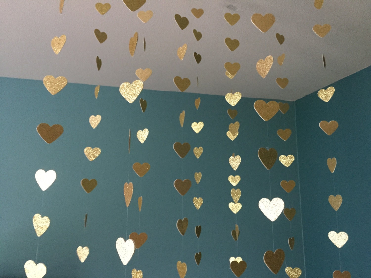 Gold glitter hearts // heart streamers // glitter paper