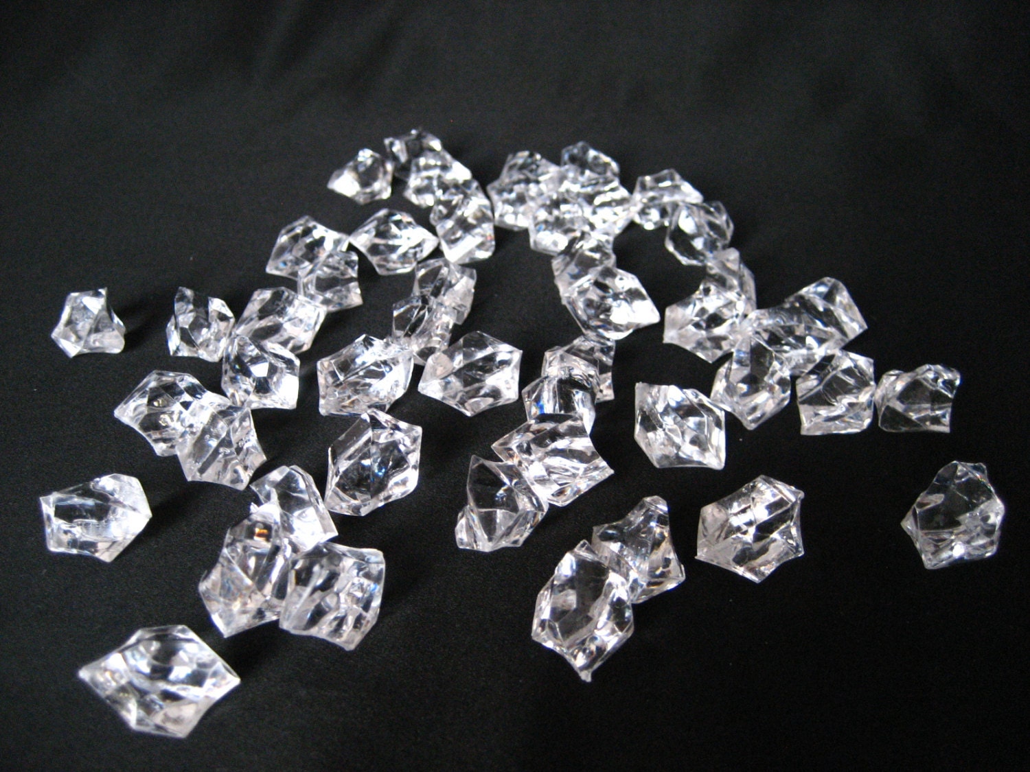 Bulk 125 pcs Vase Fillers Acrylic Clear Cracked Crystals