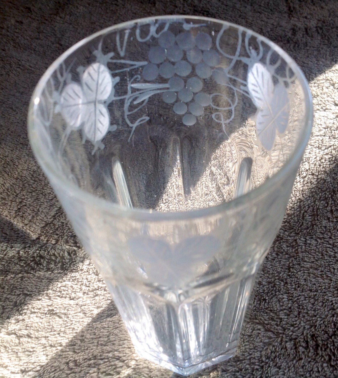6 Vintage etched drinking glasses clear with grape vines