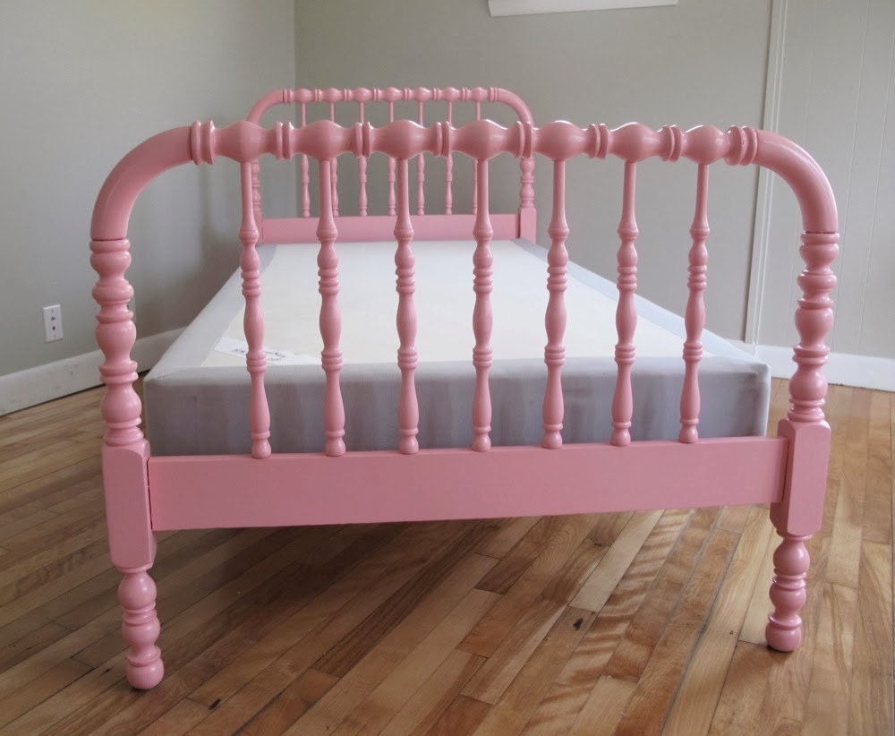 spindle bed twin