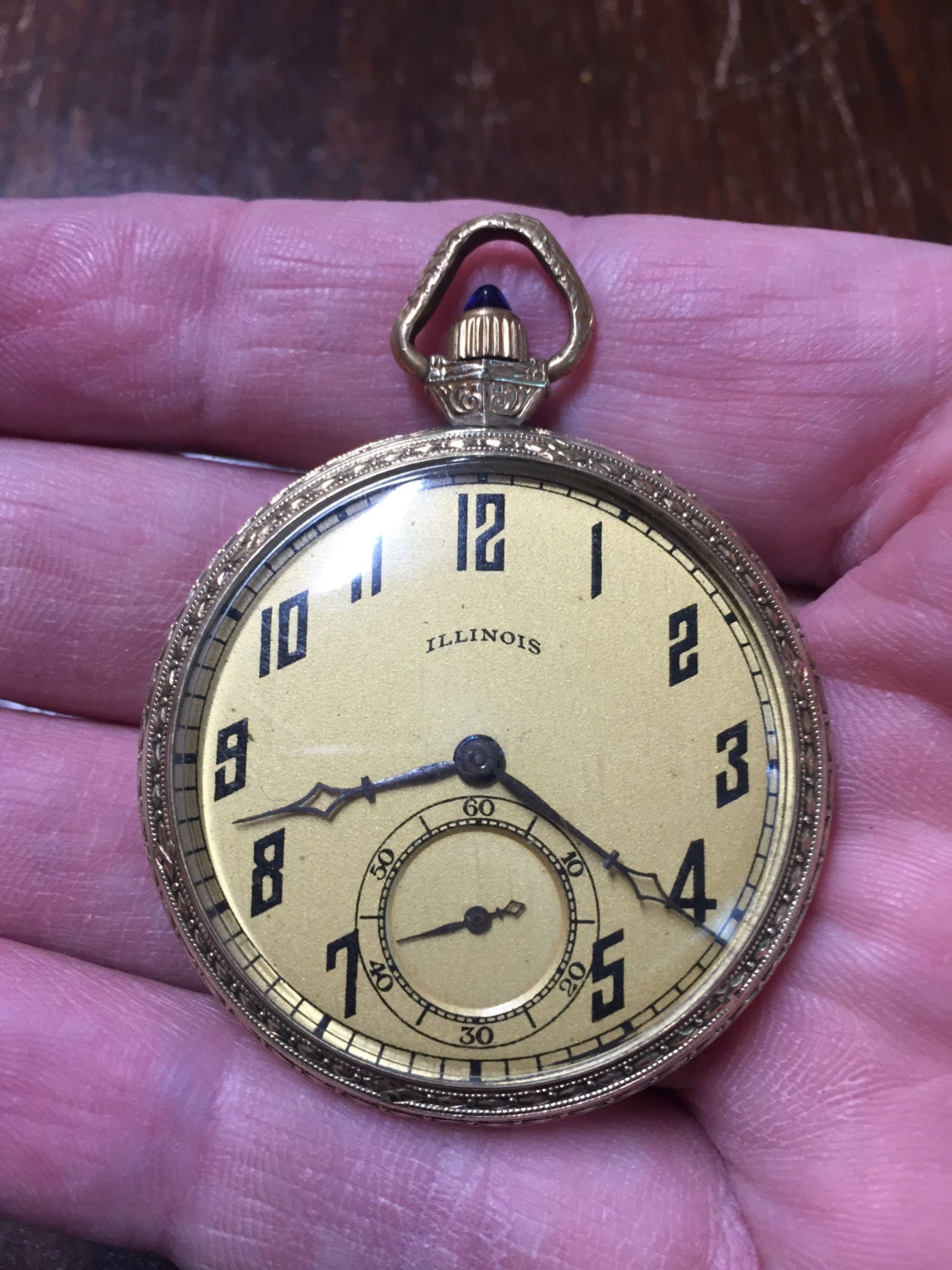 Illinois Pocket Watch Runs 17 Jewels INscription