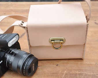 Camera bag,leather messenger bag,Leather Camera Bag,waxed thread,Full Grain Leather,handmade.