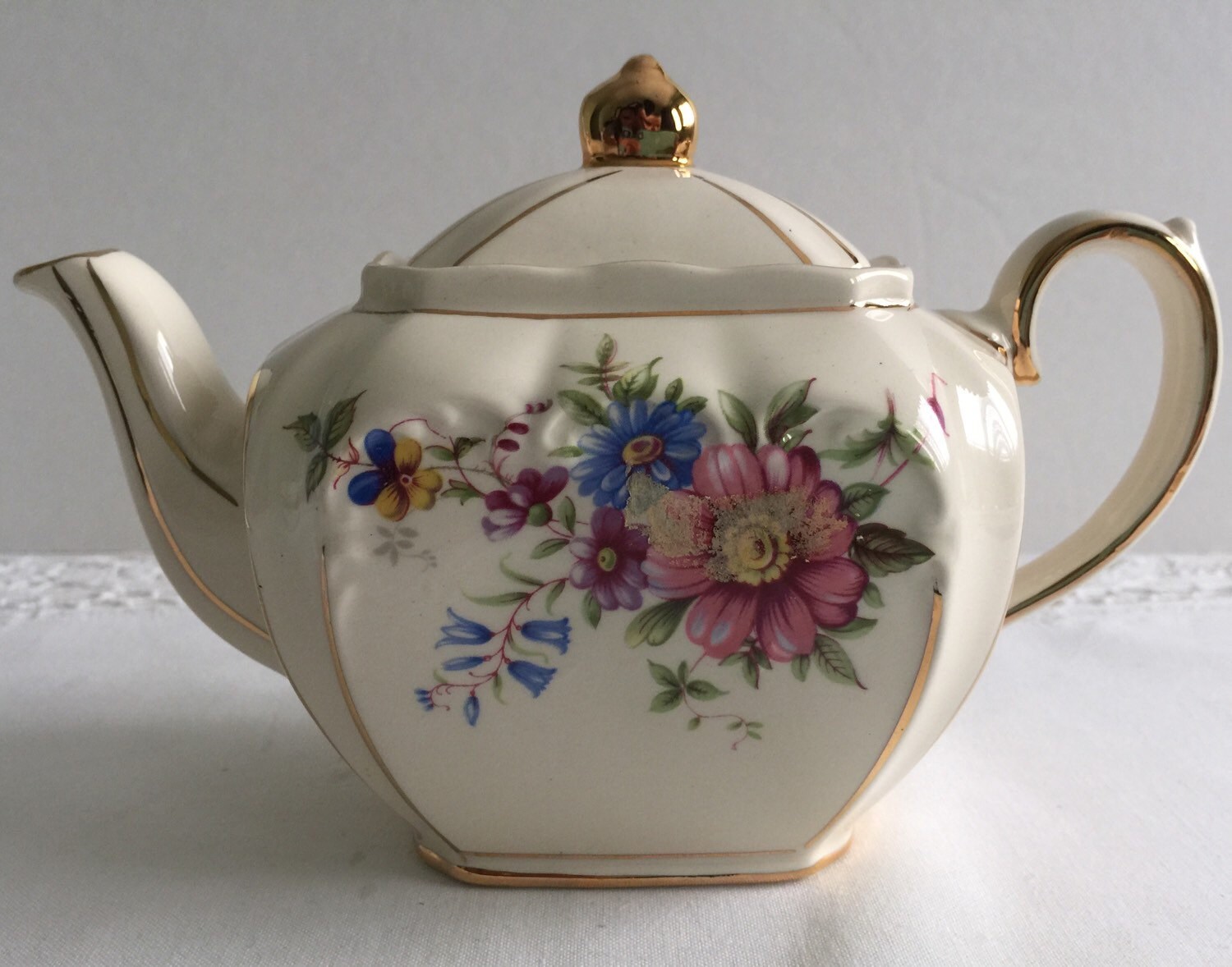 Vintage Sadler Small Teapot 2 Cup