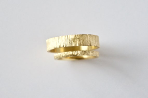 Bark effect wedding rings