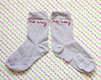 No way embroidered socks / Chaussettes brodées No way
