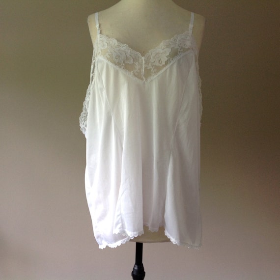 3X / Nylon Camisole / Plus Size Vintage Lingerie / White Nylon