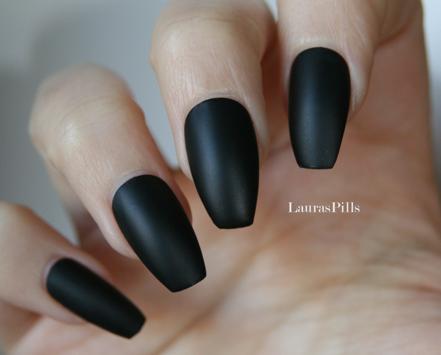 Black coffin shaped false nails Ballerina nails matte or