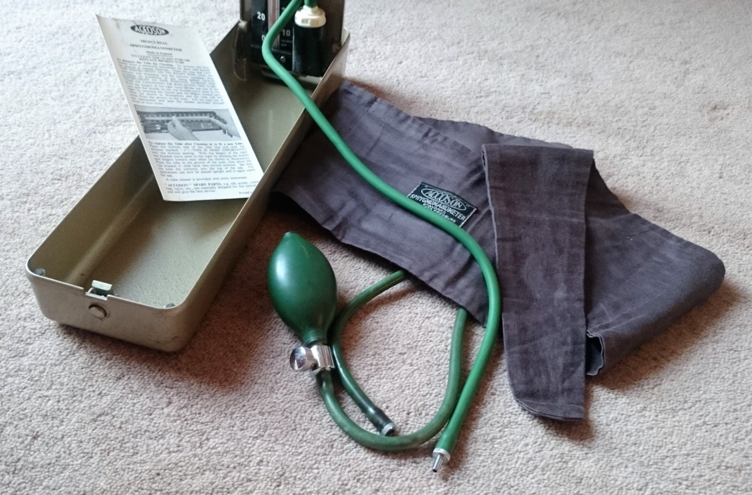 Antique Accoson Sphygmomanometer Mercury by Penelainbricandbrac