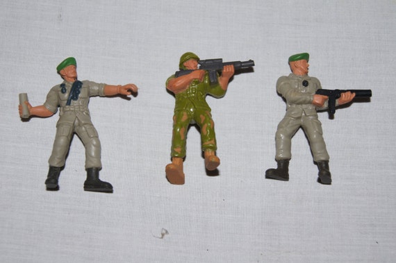 Vintage 1980's Army Men Small Figurines