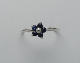 Sapphire ring and sterling silver flower shape, flower rings, vintage flower ring, sapphire ring, little ring, ring for girls