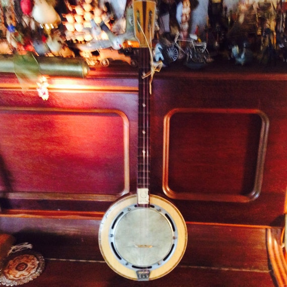 3 Stringed Chinese Banjo