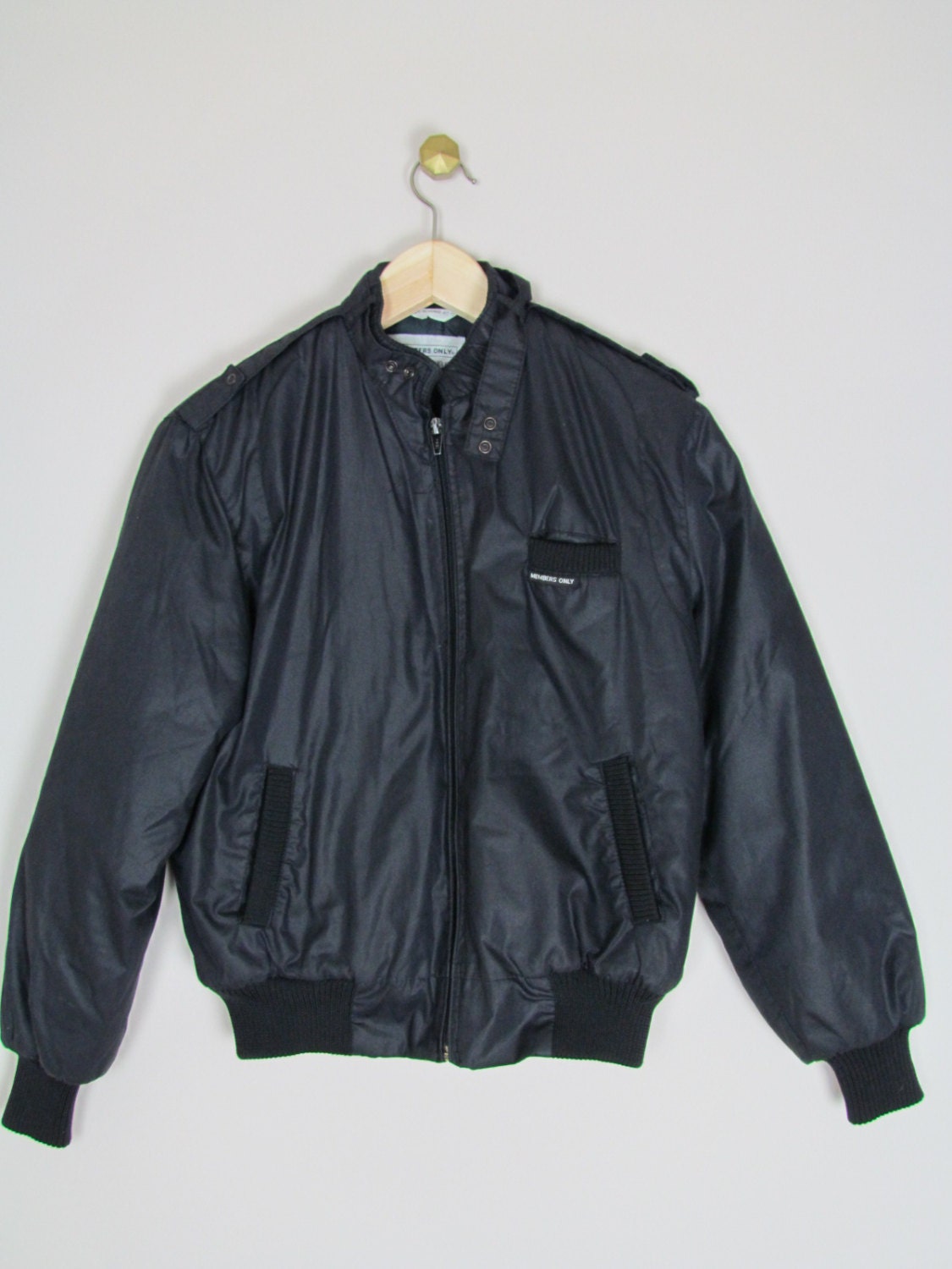members only jacket / 1980s vintage / zip front / by shopbambam