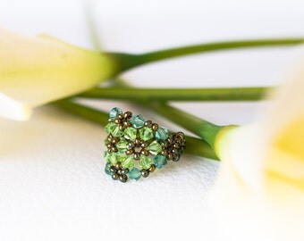 green Swarovski ring – green Swarovski crystal ring - flower ring – green crystals - beaded ring - beadwork - metal free ring