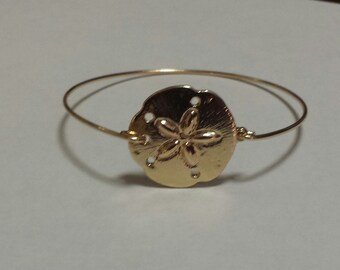 Blessings of the Sea Sand Dollar Bracelet Gold/Carnelian