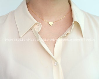 Personalized Dainty Triangle Necklace / Hand Stamped Brushed Triangle / Minimal Geometric Simple Necklace/ Layering Necklace / NTR014