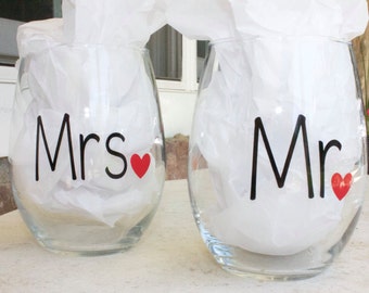 Mr.and Mrs.wine glasses- Engagement wine glasses-Gift for a couple-Wedding wine glasses-stemless wine glasses-Anniversary wine glasses-