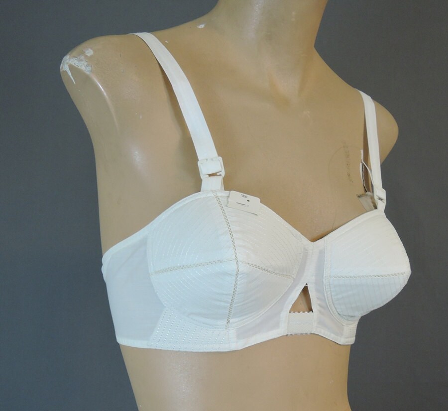 Vintage Circle Stitch Bullet Bra With Thin Padding Size 32b 