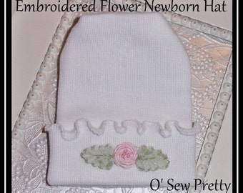 newborn hospital hat, newborn hat baby, Infant hospital hat girl, Ruffled edge Baby hat with flower, baby hat with flower accent, baby hat