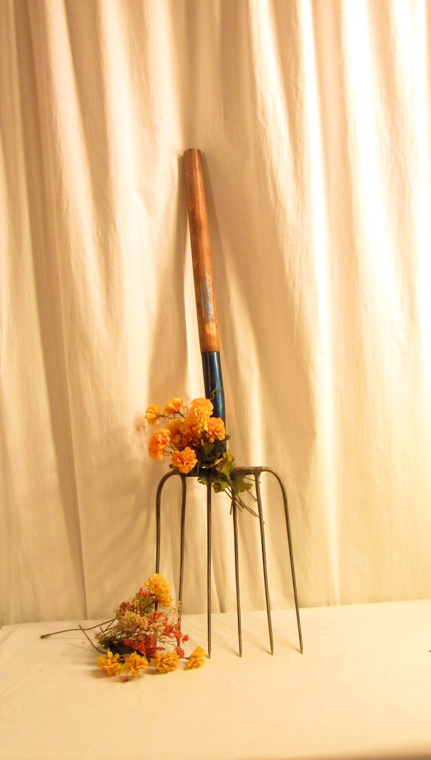 Wooden Handled Pitchfork. 6 Prongs 13 Inch Head 22 Inch