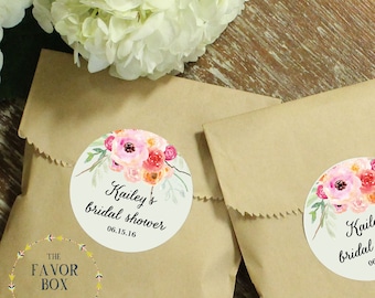24 Wedding Favor Bags with Personalized Floral Bouquet Labels // Wedding Favors // Bridal Shower Favors // Kraft Favor Bags