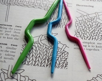 3 Cable knitting needles