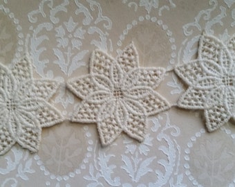 6 Antique Ivory Lace Flower Appliques