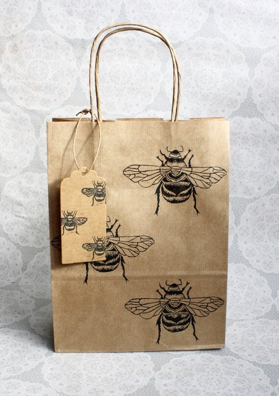 Bumble Bee gift bag set Medium kraft bag with matching bee