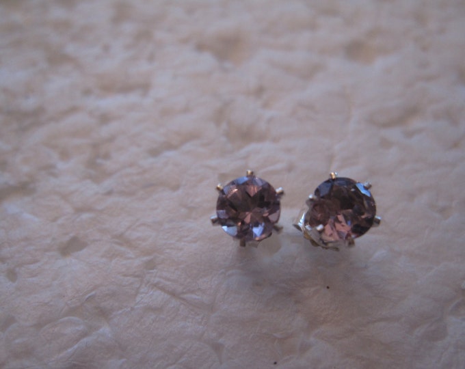 Amethyst Stud Earrings, 5mm Round, Natural, Set in Sterling Silver E875