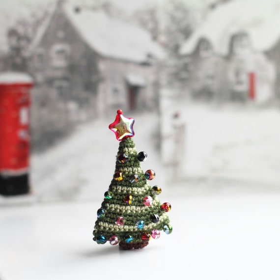 crochet christmas brooch miniature christmas tree brooch crochet christmas brooch miniature christmas tree brooch
