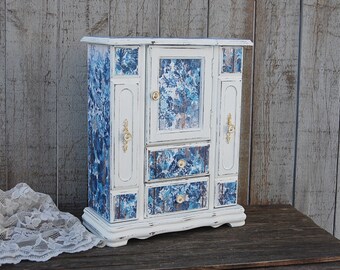 Hand painted shabby chic home decor & por TheVintageArtistry