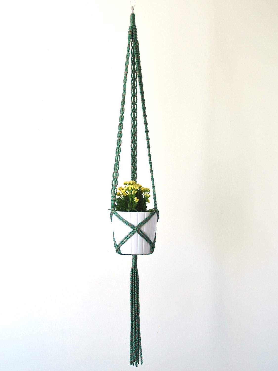 Long hanging planter // Macrame plant hanger // by TheVintageLoop