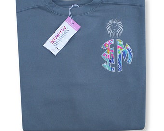 Phi Mu Greek Letter Circle Applique Crew Neck Comfort Color Sweatshirt w/ Silver Lion Granite Size Medium